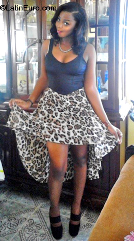 Date this funny Jamaica girl Shavon from Kingston JM1812
