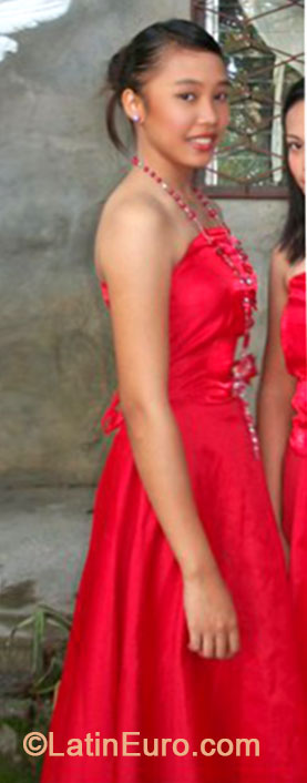 Date this voluptuous Philippines girl Jessa from Santiago City PH680
