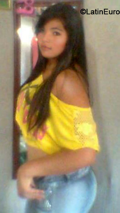 Date this happy Colombia girl Luisa fernanda from Cali CO15957