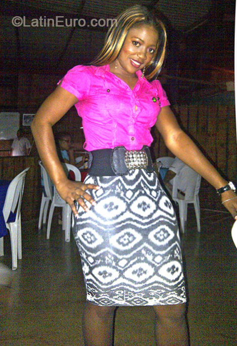 Date this sensual Jamaica girl Nichola from Kingston JM1815