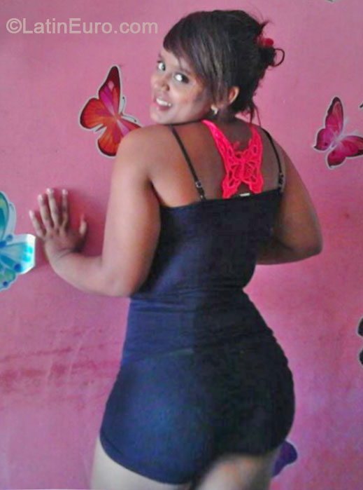 Date this fun Colombia girl Maria from Guajira CO16021