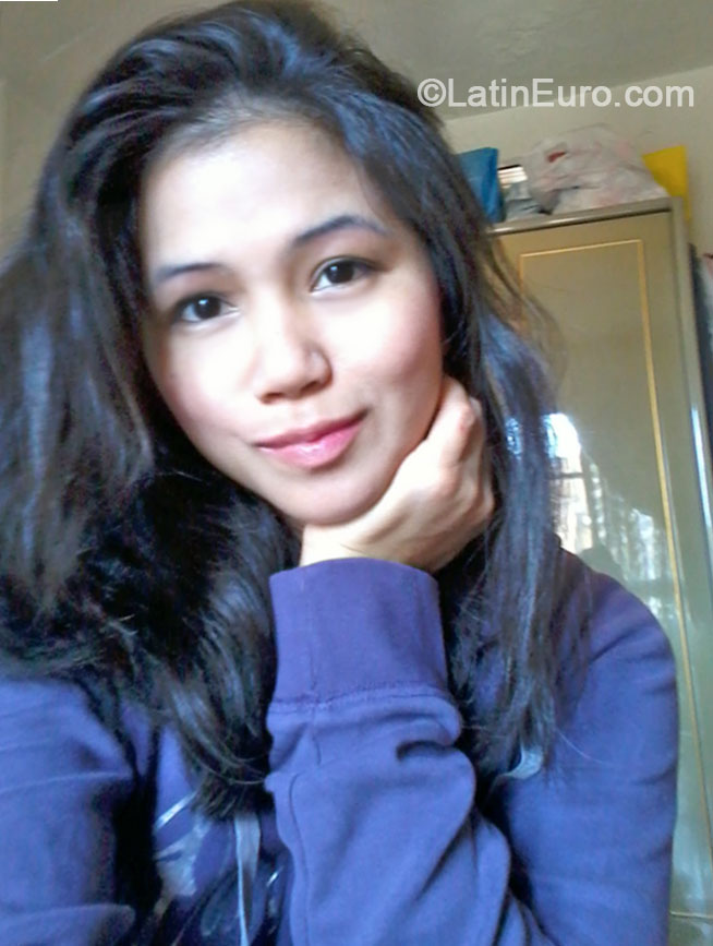 Date this tall Philippines girl Manilyn from Tacloban City PH683