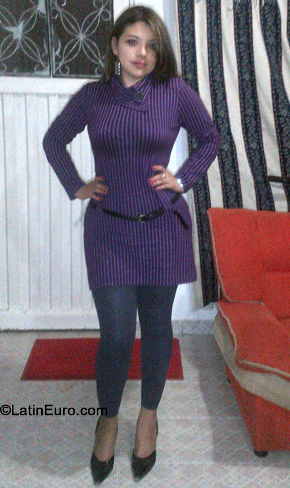 Date this young Colombia girl YESENIA from Bogota CO16038