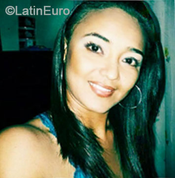 Date this sensual Colombia girl Yolima from Barranquilla CO16054