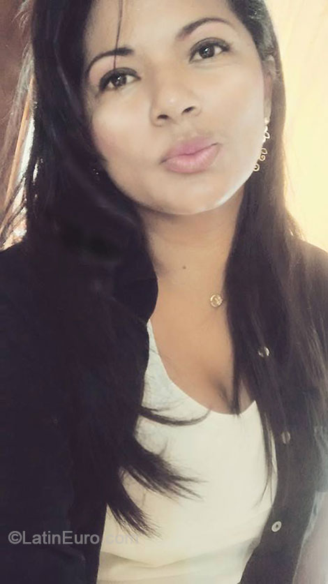 Date this funny Brazil girl Cintia from Belem BR8987