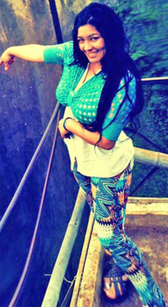 Date this happy Colombia girl Johanna from Pitalito CO16117