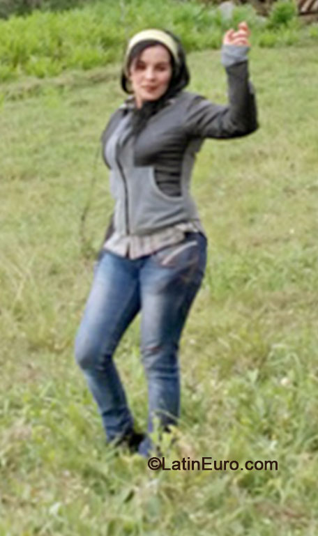 Date this georgeous Colombia girl Francy from Bogota CO16131