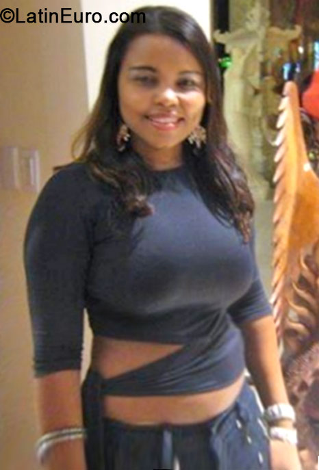 Date this lovely Brazil girl Benilsa from Guaratinga BR9009