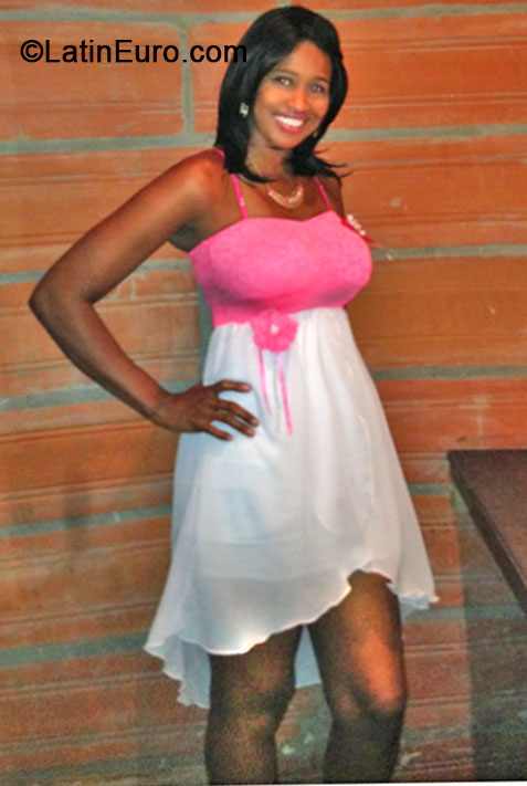 Date this charming Colombia girl Ingrid carolina from Palmira CO16226