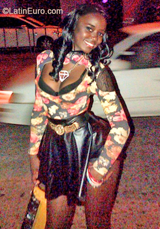 Date this foxy Jamaica girl Jessica from Mandeville JM2146