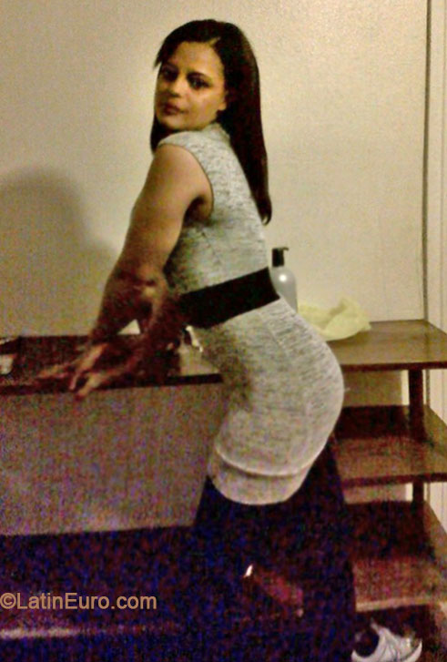 Date this sultry United States girl Tina from San Angelo US15469