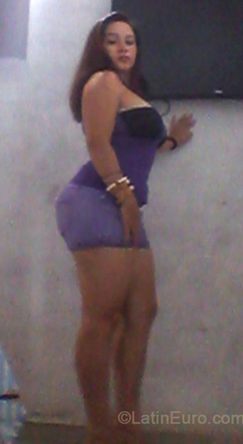 Date this athletic Brazil girl Patricia from Sao Luis BR9774