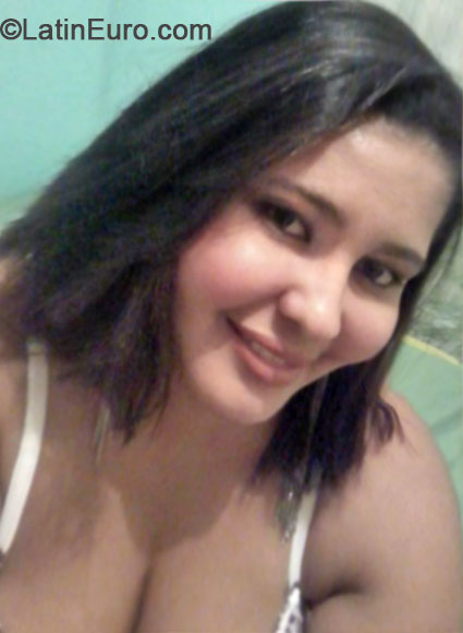Date this nice looking Brazil girl Manoely from Manaus BR9052