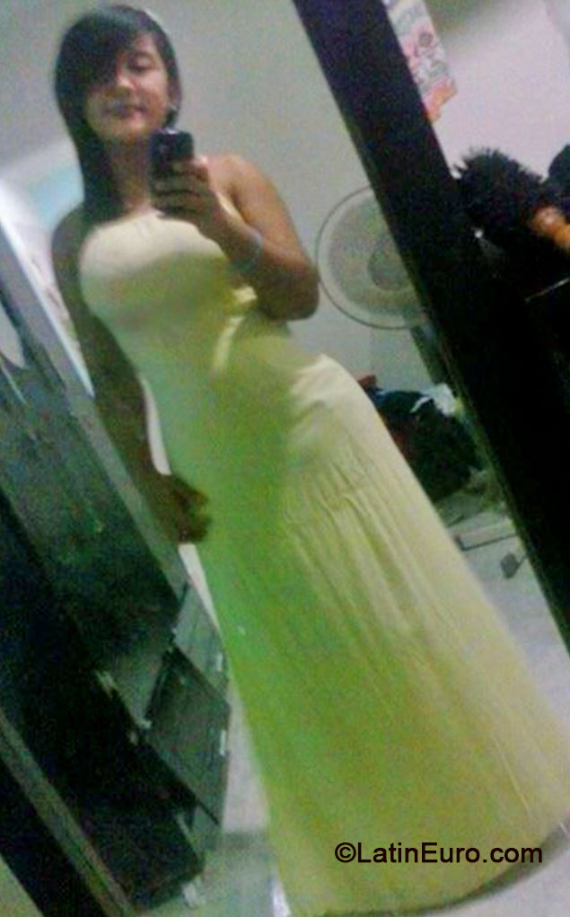 Date this hard body Colombia girl Idalis from santa marta CO16304