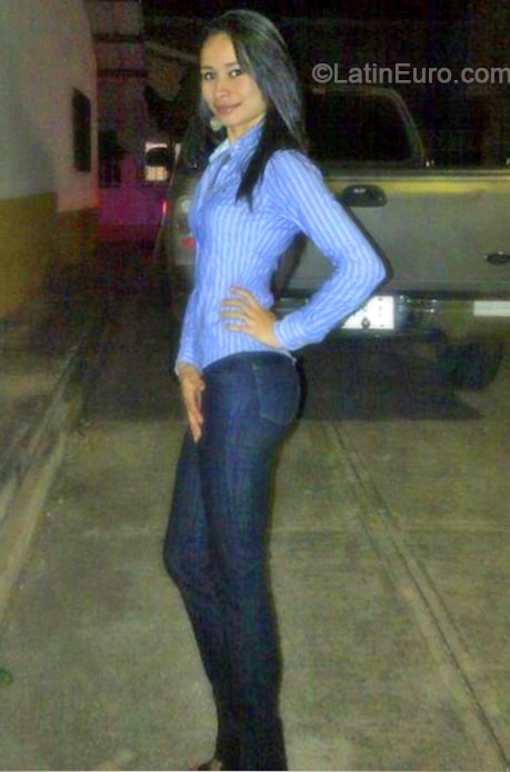 Date this nice looking Honduras girl Griselda Miguel from Copan HN1211