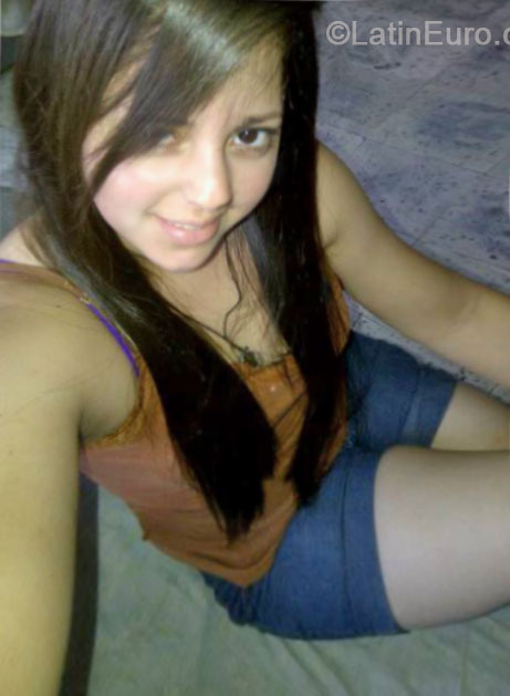 Date this attractive Honduras girl Andrea from Copan HN1212