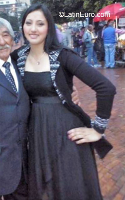 Date this funny Colombia girl Nataly ocampo from Bogota CO16328