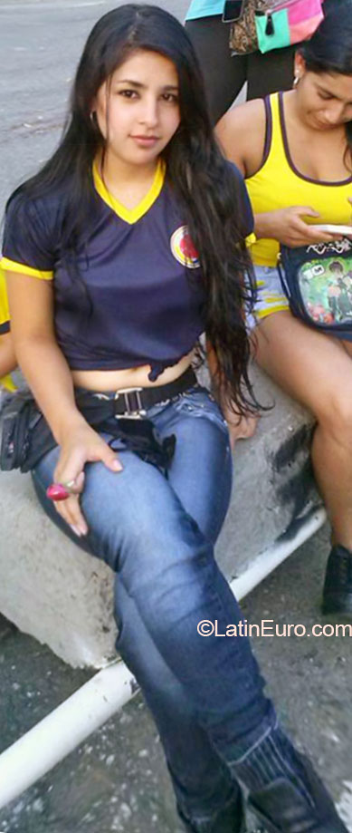 Date this lovely Colombia girl Karen from Cali CO16398
