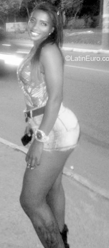 Date this voluptuous Brazil girl Aline paula from Rio De Janeiro BR9349