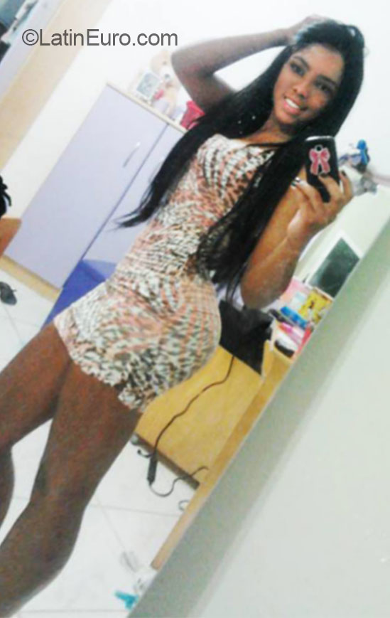 Date this nice looking Brazil girl Angel from Sao Paulo BR9237