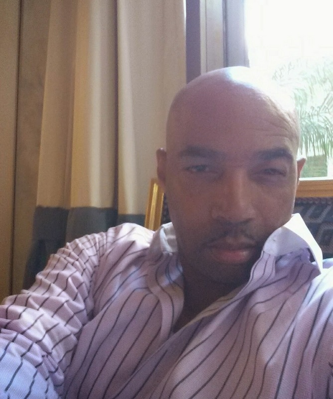 Date this tall United States man Mutani from Los Angeles US15567