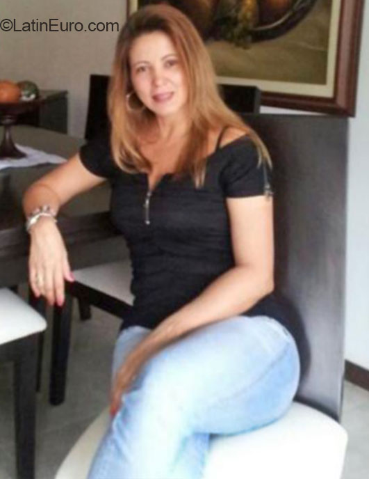 Date this stunning Colombia girl Patricia from Cali CO16448