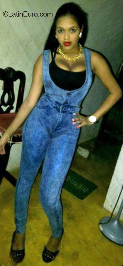 Date this athletic Dominican Republic girl Hillary from Puerto Plata DO20267