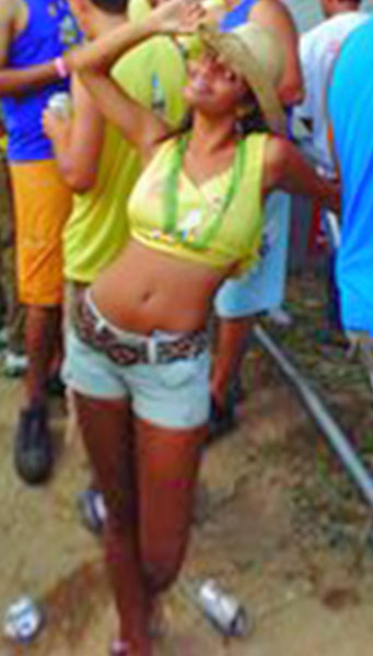 Date this charming Brazil girl Caline from Salvador BR9086