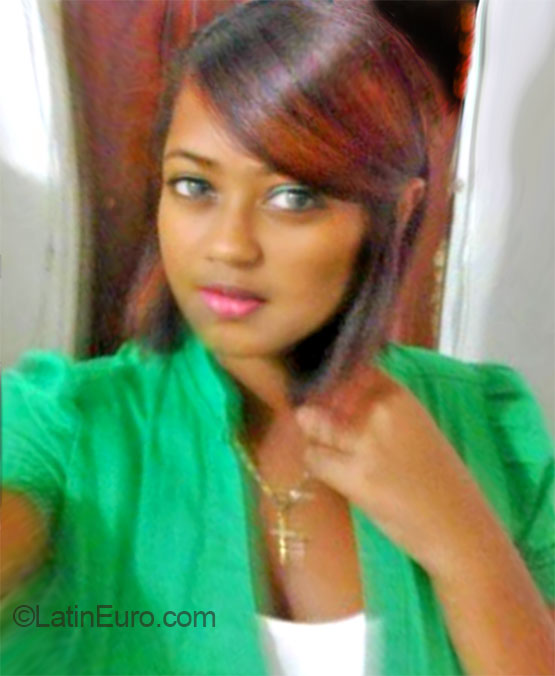 Date this stunning Dominican Republic girl Estrella from Santo Domingo DO20346