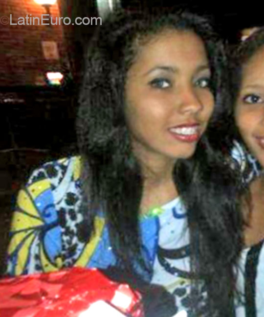 Date this voluptuous Dominican Republic girl Celeste from Santo Domingo DO20411