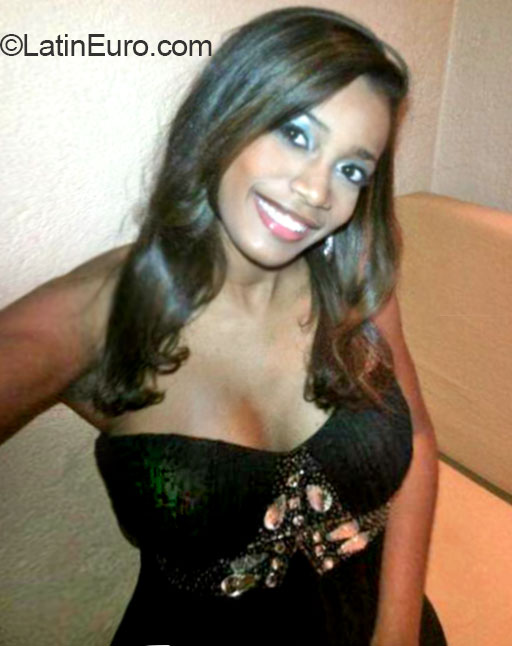 Date this georgeous Dominican Republic girl Janet from Santo Domingo DO20471