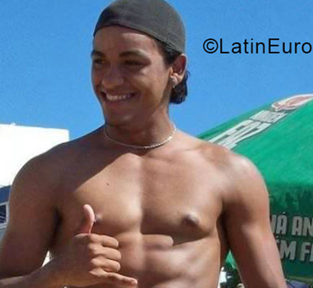 Date this lovely Brazil man Gelson from Rio De Janeiro BR9113
