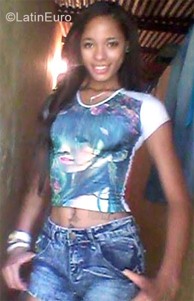 Date this lovely Colombia girl Alexandra from Cali CO16537