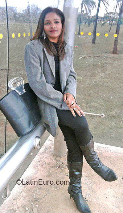 Date this lovely Brazil girl Waldetie from Brasilia BR9123