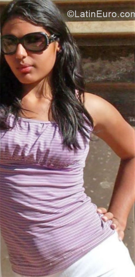 Date this funny Brazil girl Nubia from Sao Paulo BR9126