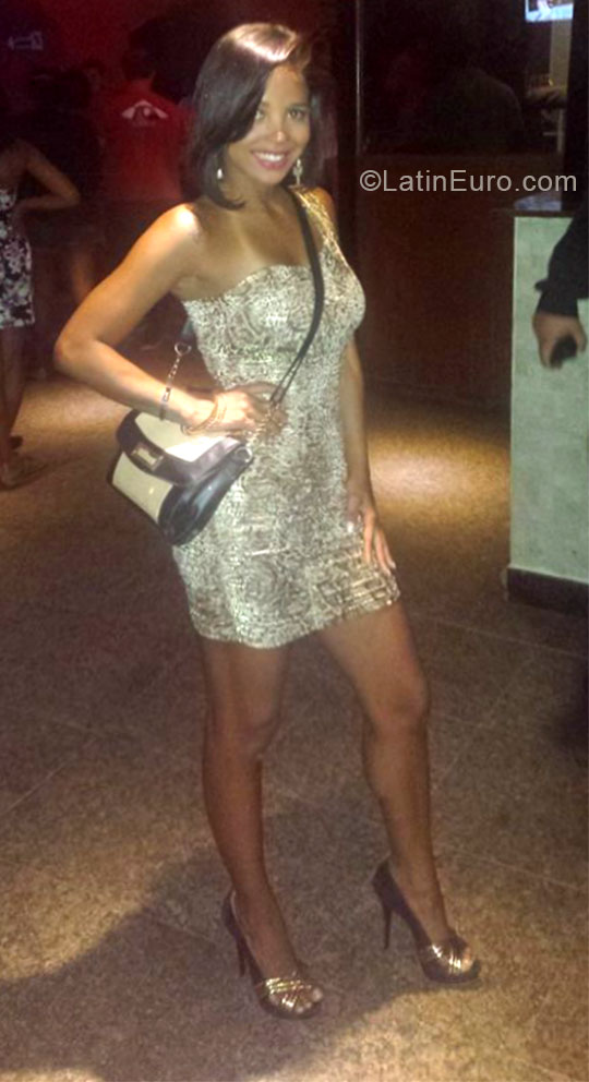 Date this athletic Brazil girl Samyra from Rio De Janeiro BR9129