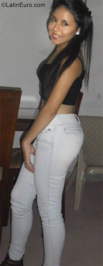 Date this fun Colombia girl Jhoana from Roldanillo CO16571