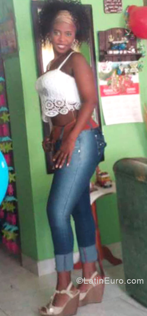 Date this georgeous Colombia girl Rubi from Cali CO16907