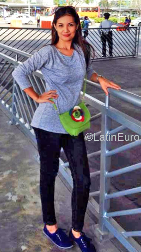 Date this passionate Philippines girl Edgiely from Manila PH737