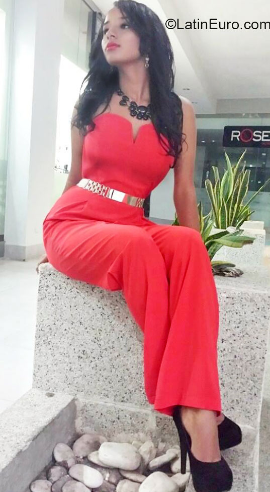 Date this young Dominican Republic girl Valerie from Santiago DO20681