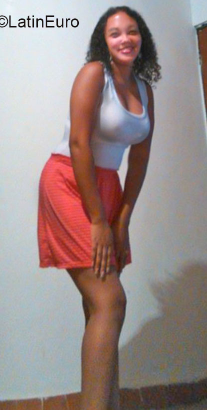 Date this beautiful Colombia girl Karen from Cali CO16609