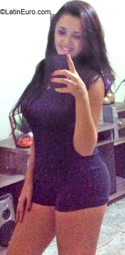 Date this hard body Brazil girl Maria from Araras BR9148