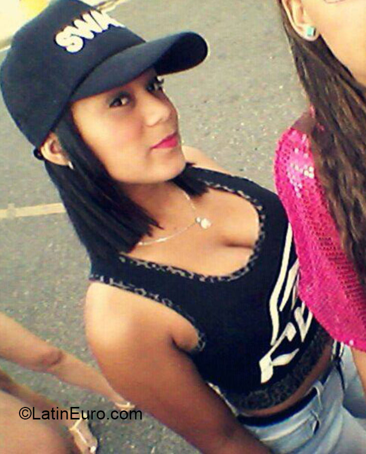 Date this georgeous Dominican Republic girl Claribel from Santiago DO20789