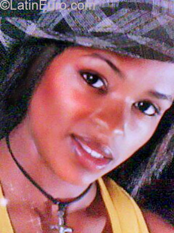 Date this hard body Colombia girl Yulisa from Medellin CO16648