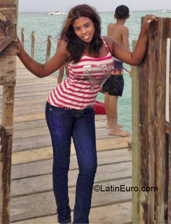 Date this passionate Dominican Republic girl Maria cristina from La Romana DO20815