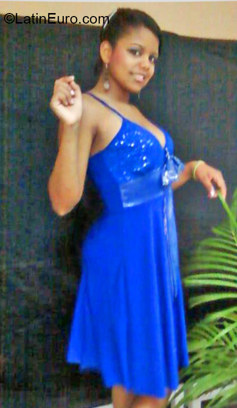 Date this charming Dominican Republic girl Yaribel from Santiago DO20863