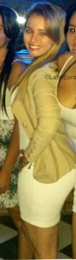 Date this athletic Colombia girl Stefany from Bucaramanga CO16700