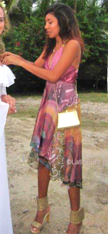 Date this gorgeous Colombia girl Yesenia from Santa Marta CO16722