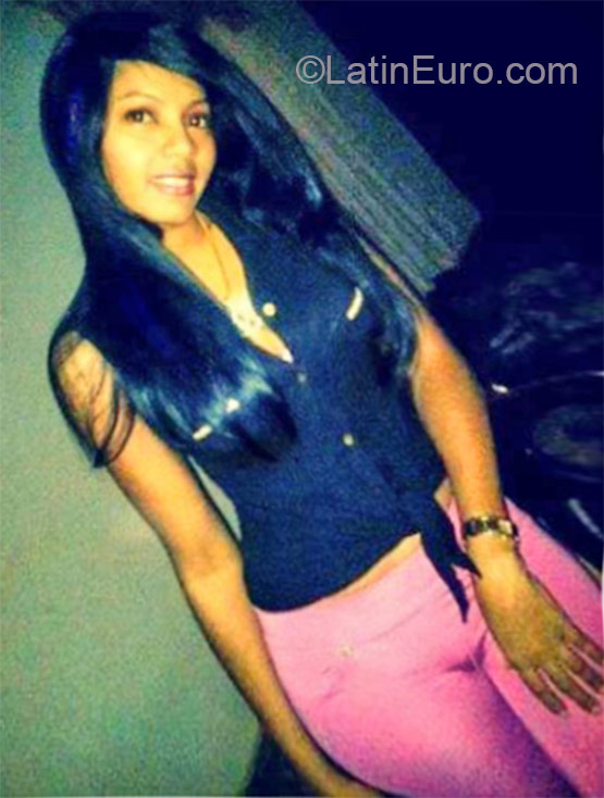 Date this attractive Dominican Republic girl Mafer from Santo Domingo DO20909