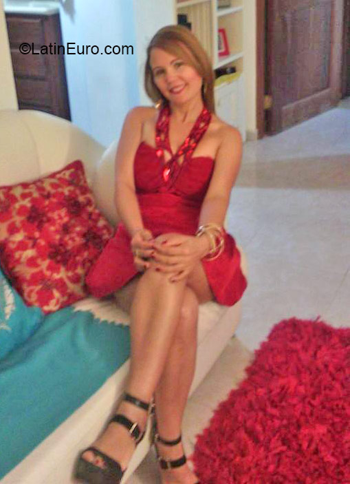 Date this athletic Dominican Republic girl Lia from Santiago DO20922